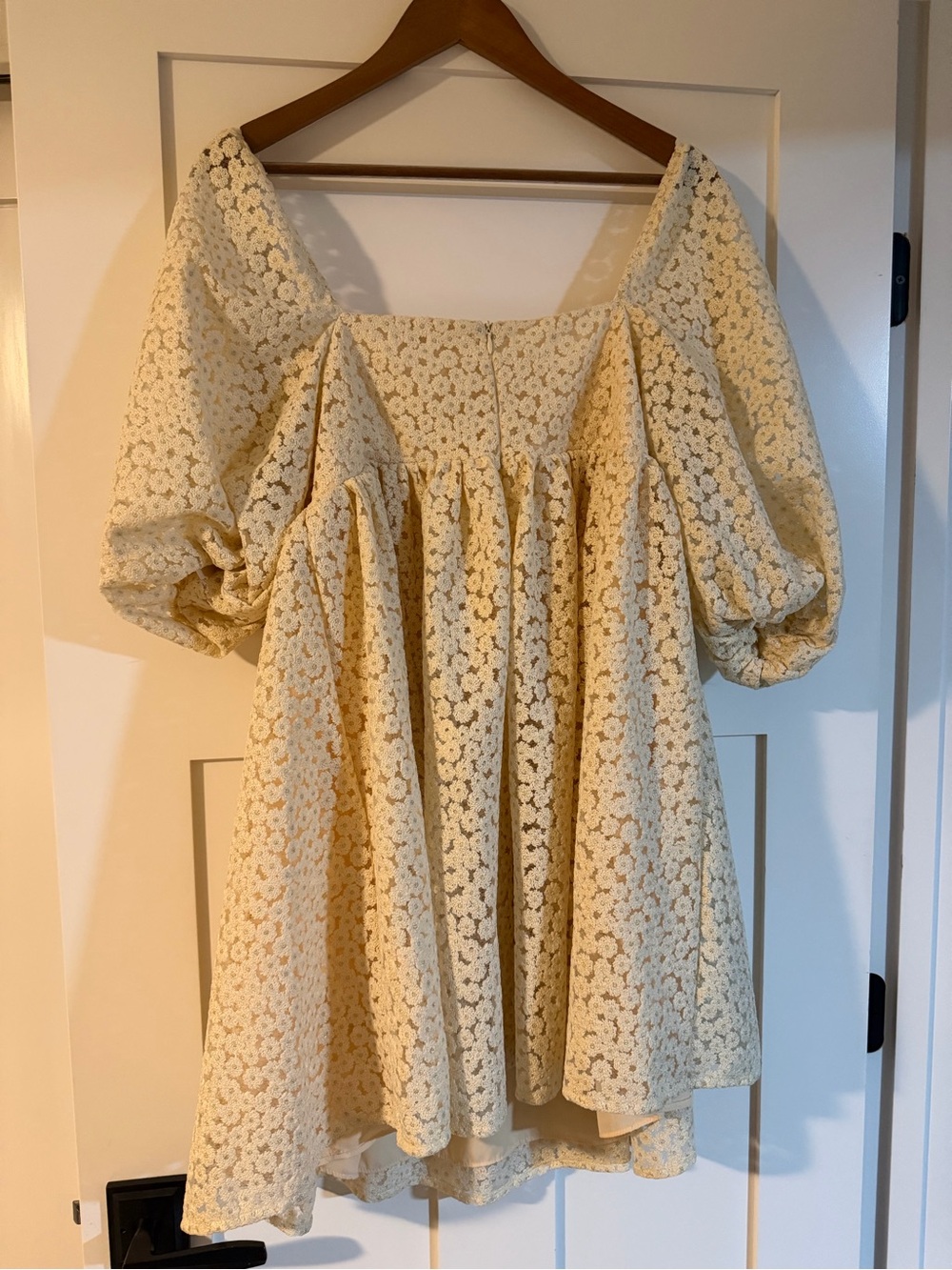 Storia Ivory Floral Lace Puff-Sleeve Square-Neck Tunic